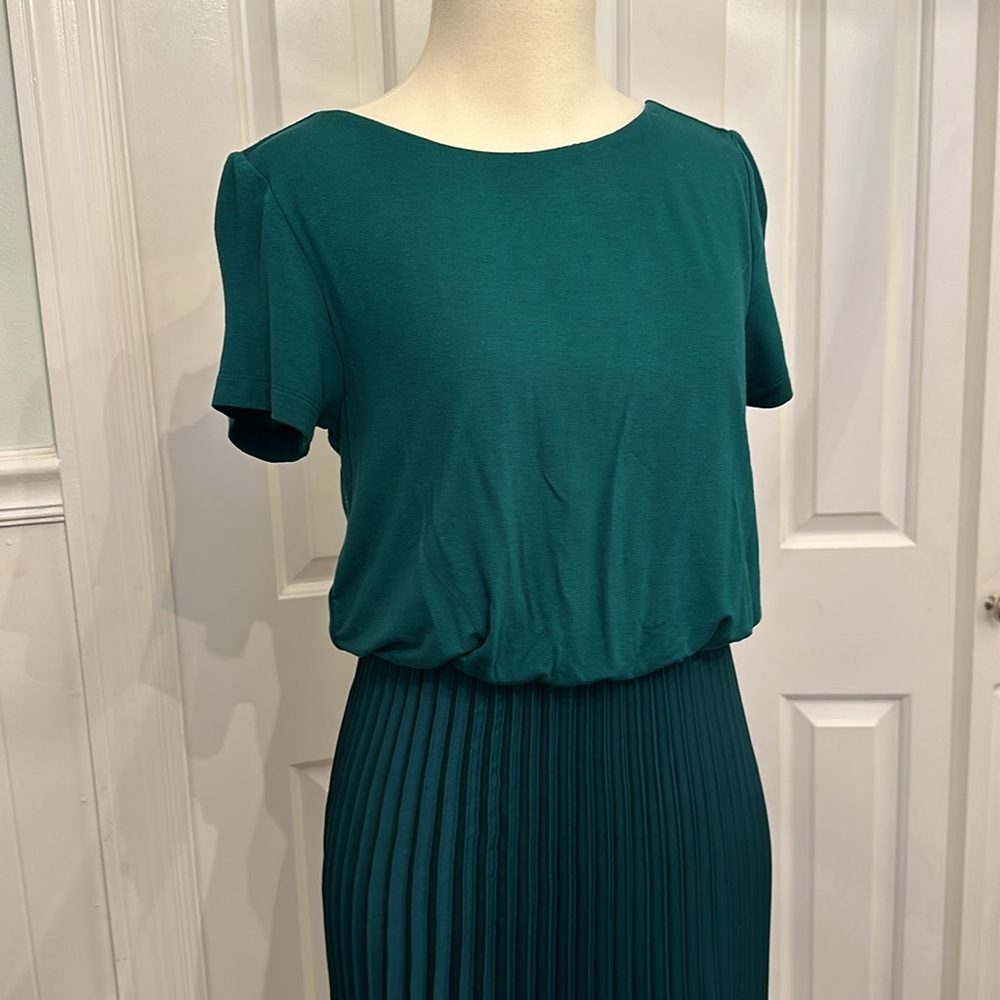NWT LOFT Emerald Green Dress - Picture 2 of 10